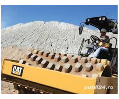 Inchiriez compactor cu picior de oaie