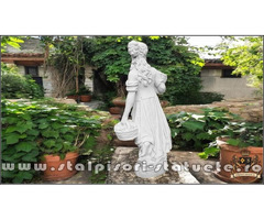 Statuetă domnița cu coșulețe, alb marmorat, model S67.