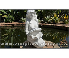 Statuetă sirenă cu scoică, alb marmorat, model S49.
