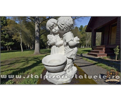 Statuetă copilași cu vază, alb marmorat, model S45.
