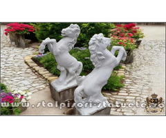 Statuetă căluț mediu, alb marmorat, model S37.