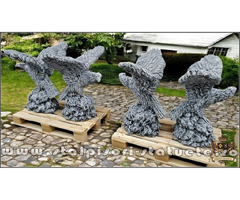 Set statuete vulturi pe stâncă, gri patinat, model S35.