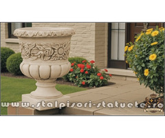 Vază ornament cu picior, galben patinat, model V7.