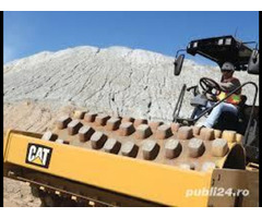 Inchiriez compactor cu picior de oaie