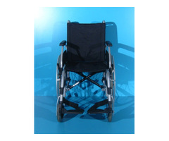 Scaun cu rotile din aluminiu Drive  latime sezut 42 cm