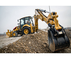 Inchiriez buldoexcavator cu atasamente diverse