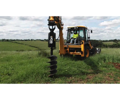 Inchiriez buldoexcavator cu atasamente diverse