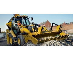 Inchiriez buldoexcavator cu atasamente diverse
