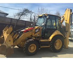 Inchiriez buldoexcavator cu atasamente diverse