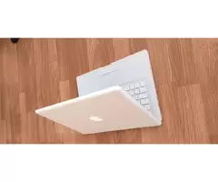 Apple MacBook perfect functional display 13,3 inch sistem de operare OSX, memorie 4gb ram , procesor - 8