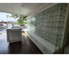 Rafturi, vitrine, tejghele, mobilier magazin - 10