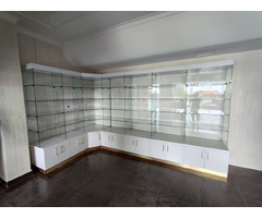 Rafturi, vitrine, tejghele, mobilier magazin - 11