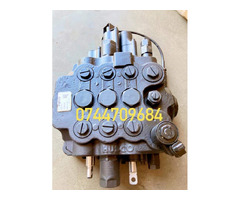 Distribuitoare fata spate 3cx 4cx jcb stoc nou calitate