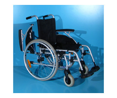 Scaun cu rotile Drive   latime sezut 45 cm