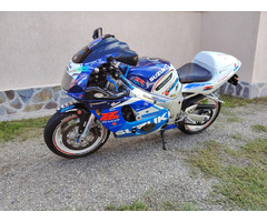 SUZUKI GSXR 600 ! ca NOU
