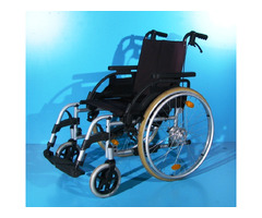 Scaun cu rotile handicap latime sezut 44 cm Breezy