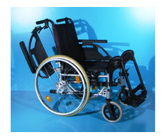 Scaun cu rotile Breezy - latime sezut 43 cm