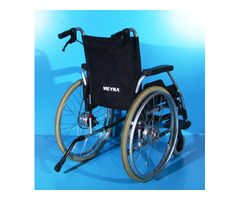 Scaun cu rotile Meyra - latime sezut 44 cm